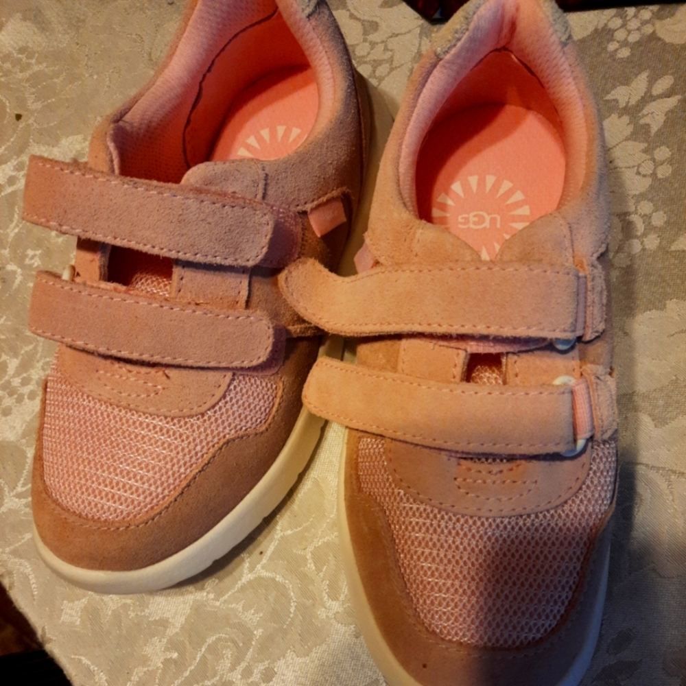 UGGS girls tennis shoes.
